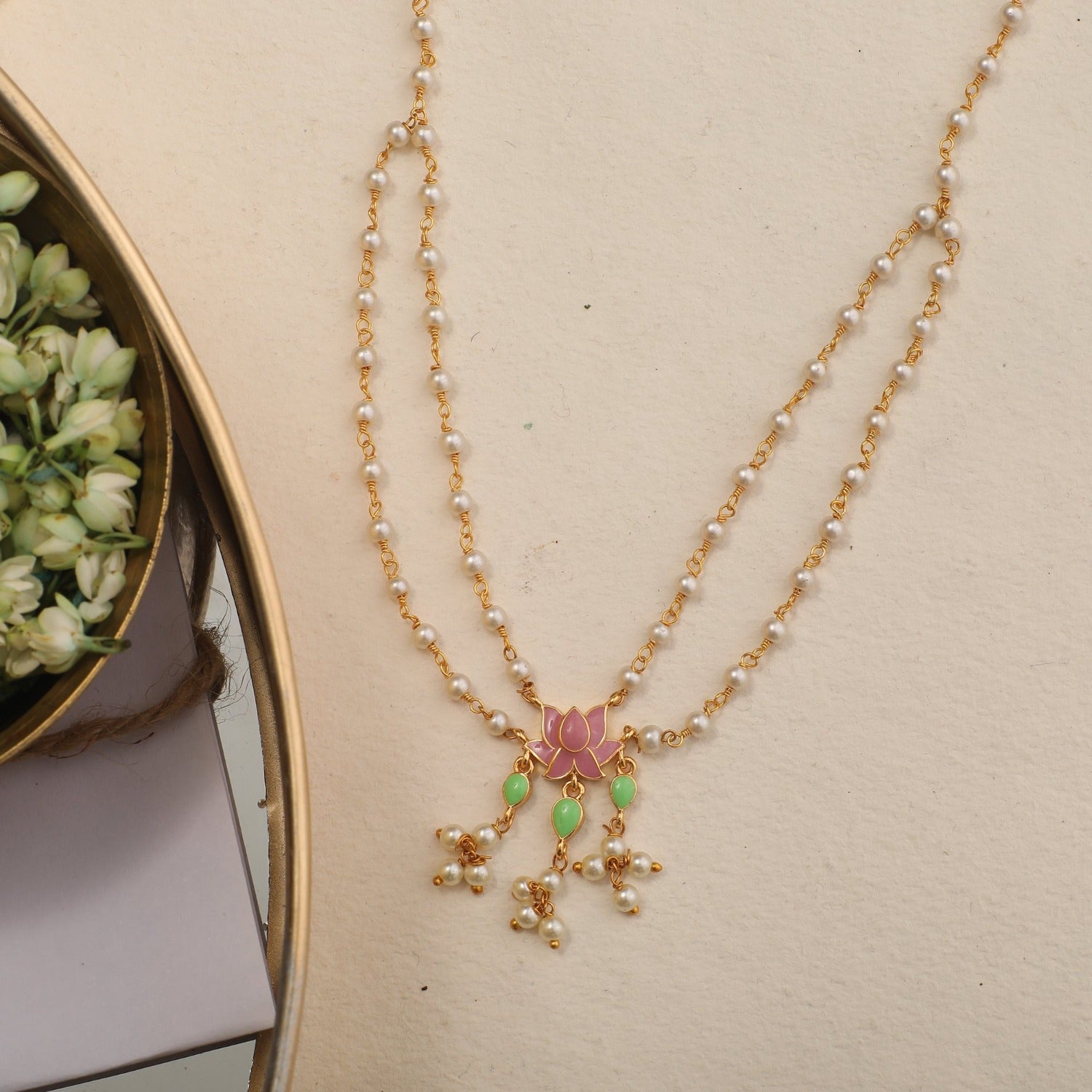 Hiraola's Product Image